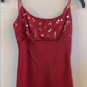Gorgeous deep red cocktail dress 🍸